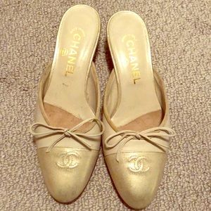 Chanel kitten heel shoe size 36